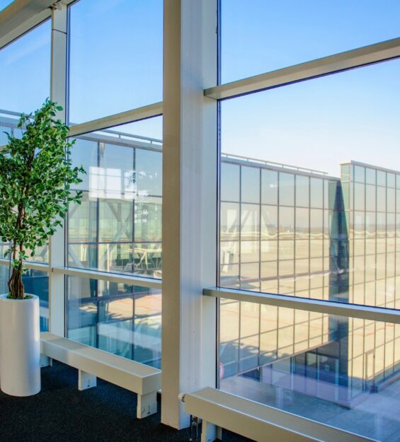 large-windows-overlooking-donetsk-airport
